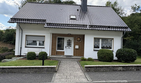 Leben und Wohnen im Grünen: Charmantes Einfamilienhaus mit Garten – provisionsfrei aus erster Hand