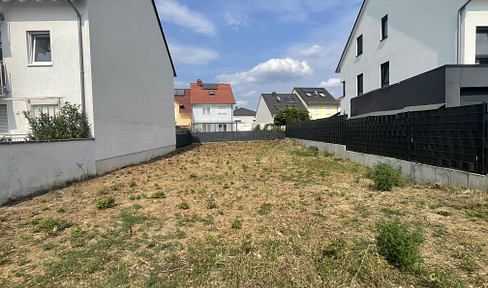 Attractive building plot for semi-detached house in Kelsterbach - commission-free & negotiable