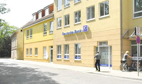 5-Zi.-Whg. oder Praxis/Büro, 1. OG, 145,4 m². Zentral gelegen. Sehr gute Lage. Courtagefrei