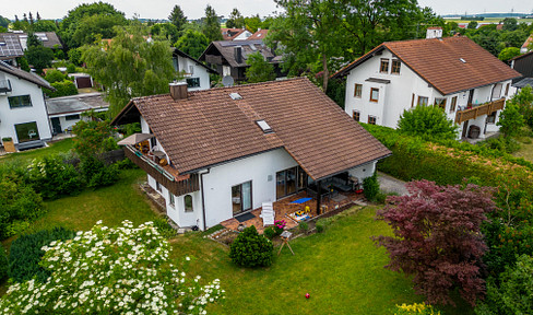 Living or redesigning - Large garden plot with detached house