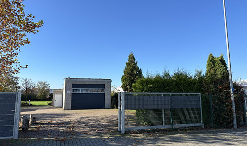 Commercial property with residential potential, located on the edge of a field with views of the Deister mountain range | Wennigsen-Holtensen.