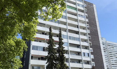 Herrenbach-Spickel: well-designed 3-room apartment with distant views in a good location. Free of commission!
