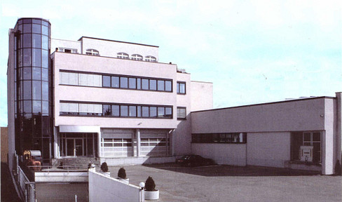 Office space from 15m², rent individual offices or entire floor + kitchenette + Internet (+ parking spaces + storage)