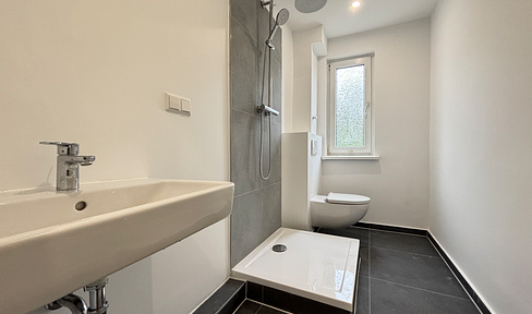 Refurbished 1-room apartment with EBK in prime location in Kreuzberg | Available immediately