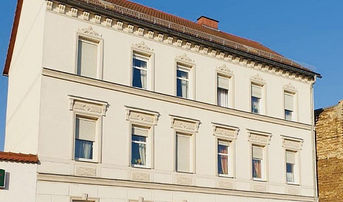 Apartment building in Delitzsch, central location, 6 tenants