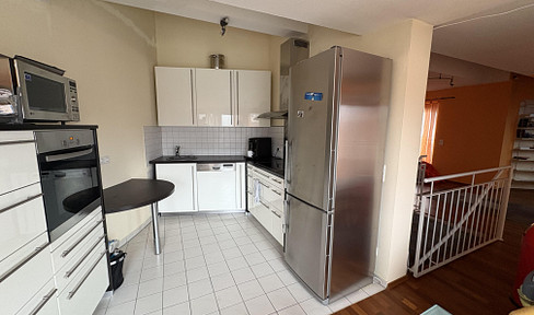 3 Zimmerwohnung mit 3 Balkonen, 1 Dachterrasse, 3 TG Plätze