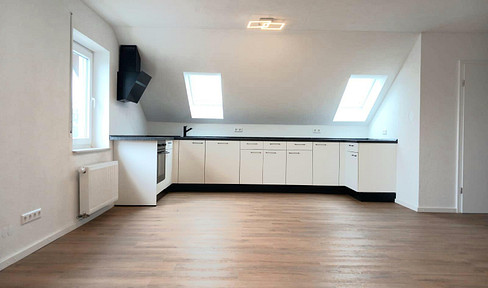 Mieter gesucht für neu ausgebaute DG Wohnung