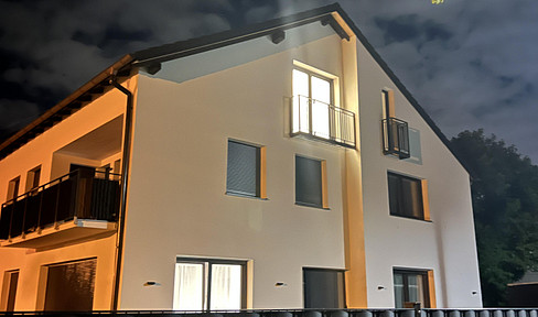 Stilvolle 2-3 Zimmer Dachgeschoss-Wohnung