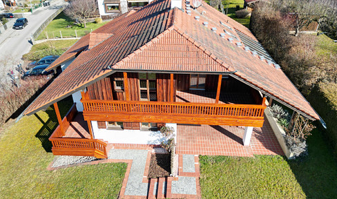 Detached house with a 1,600 square meter plot of land; Private sale - fair offers are welcome.