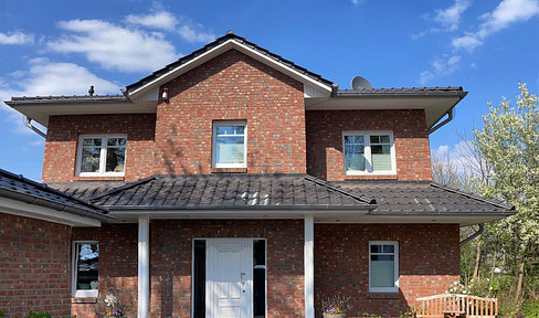 Spacious 5-room villa with luxurious interior in Börnsen