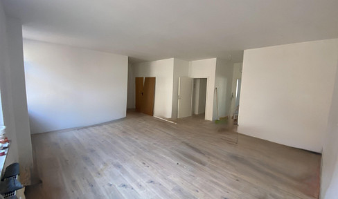 Helle 2-Raum-Wohnung im Zentrum - frisch saniert, mit Einbauküche