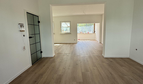 Premium renovated, 150 m2 terraced house with garden - city center location in Koblenz-Goldgrube.