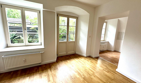 Charmante 2-Zi.-EG-Terrassen-Whg. in historischem Gebäude - im Herzen von Haag in Obb.