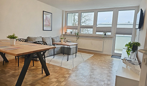 Modern, furnished 4-room apartment in a central location in Germering.