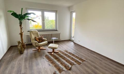 Bezaubernde kernsanierte 3 ZKB Wohnung mit schönem Balkon mit Blick ins Grüne