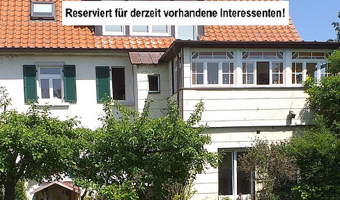 -RESERVIERT !!! - Eindrucksvolles Altbaujuwel mit historischem Flair u. großzügigem Raumangebot