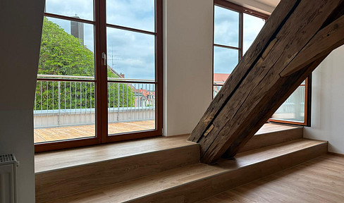 Wohnen, Arbeiten & Wohlfühlen – 4-Zimmer-Dachterrassentraum vor den Toren Münchens