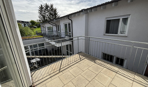 Helle Wohnung mit Loggia zu vermieten