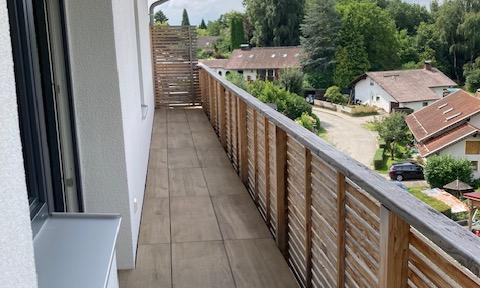 Moderne 2-Zimmer-Wohnung mit Balkon und Blick ins Grüne in Lalling