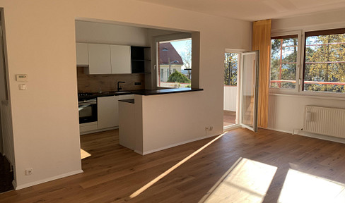 Sehr helle, gepflegte Terrassenwohnung in ruhiger Grünlage