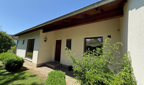 Detached single-family home in Sulzbach-Rosenberg on a spacious plot in an attractive location