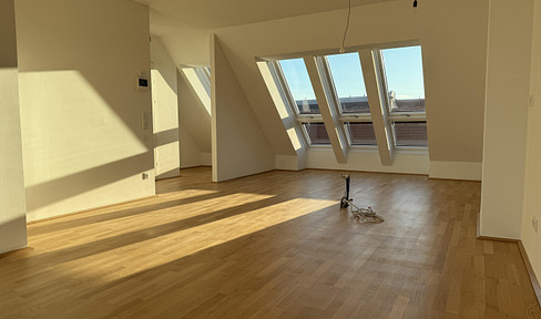 ERSTBEZUG im DACHGESCHOß, mit KÜCHE + KLIMAANLAGE + TERRASSE!