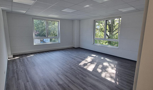 Modern offices in a new building, bright and friendly. Central location, commission-free.