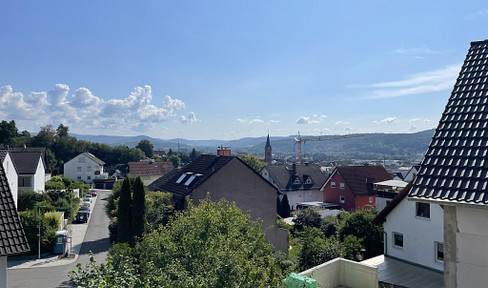 **Top floor apartment in top location**