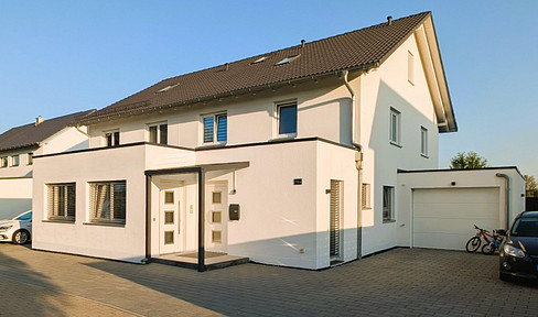 Exklusive Doppelhaushälfte mit Sauna, 218 m² Wohnfläche und Appartement