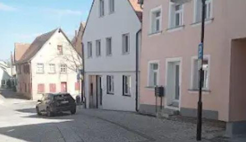 Helle EG-Wohnung in Roth mit Top-Lage