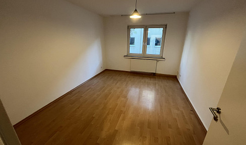 Helle 2,5 Zimmer Wohnung 63 m² Schützenstr.