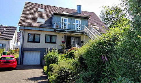 Multi-generation house with building reserve in Solingen courtyard estate