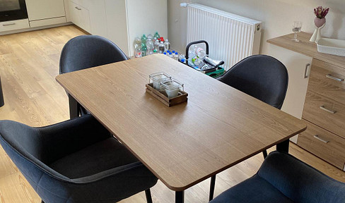 Charming top floor apartment - renovated & close to the city