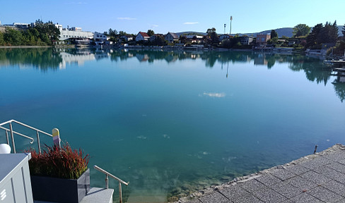 Lakefront property - Rarity - Rare opportunity - Direct lake view