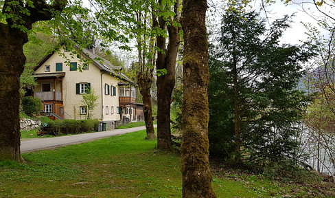 Living in the Salzsteigerhaus in the center of Bad Ischl - in the Maxquellpark a.d. Traun
