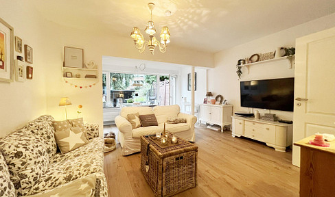 Move in and feel at home: Modern mid-terrace house with many bedrooms and a beautiful garden