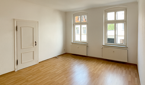 Bright and central 2-room apartment incl. kitchen