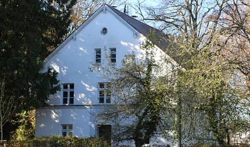 Charming two-family house with history in 89250 Senden