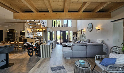 Architect-designed house (2023) with gallery & approved accessory dwelling unit – Energy efficiency rating A+, ready for occupancy, close to nature.