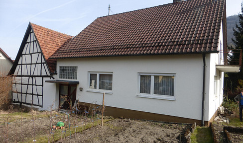 Residential building in the center of Metzingen-Glems