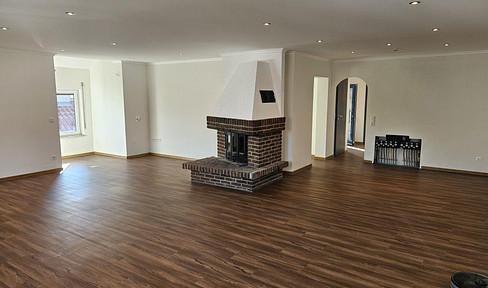 Stylish 3.5-room apartment with fireplace and roof terrace