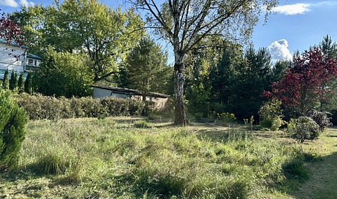 Developer-free plot in idyllic location awaits your development