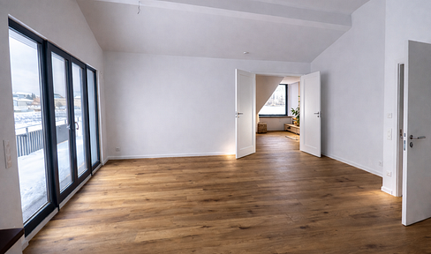 3-Zimmer-Dachgeschosswohnung mit Teilmöblierung