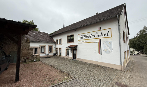 Großzügiges Anwesen mit ELW in Offenbach-Hundheim