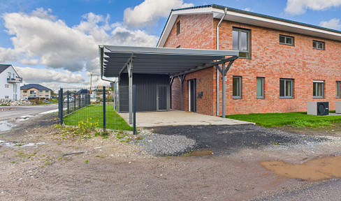 Sustainable living in the countryside: new-build semi-detached house with top fittings & carport