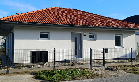 Erstbezug: Barrierefreier Bungalow am nördlichen Stadtrand von Wien mit großem Garten