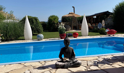 Exklusive, mediterrane Villa mit Pool und Panoramablick