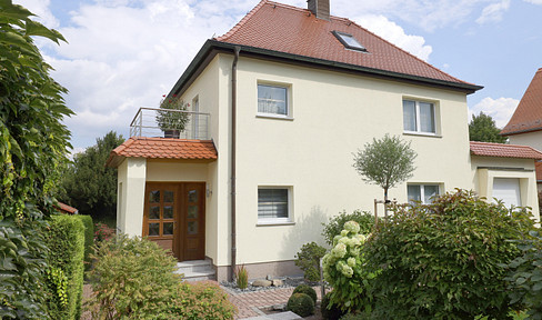 Well-kept detached house with beautiful garden in the south-east of Dresden