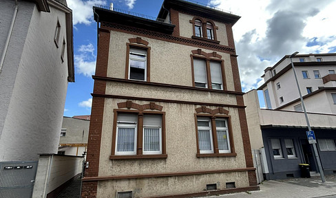 First occupancy after renovation - bright 3-room apartment with style in Worms