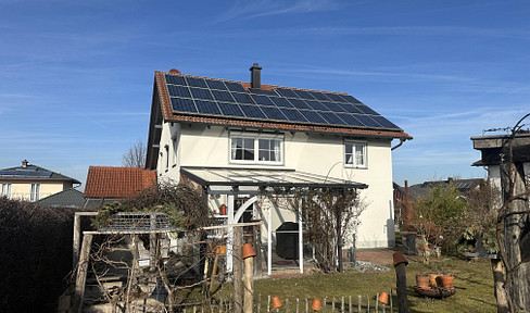Einfamilienhaus mit Gartenparadies sowie Wärmepumpe und PV-Anlage